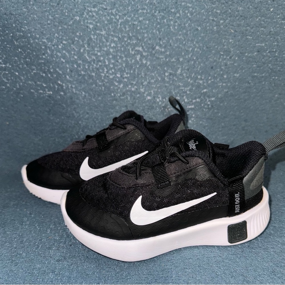 Nike reposto 8c